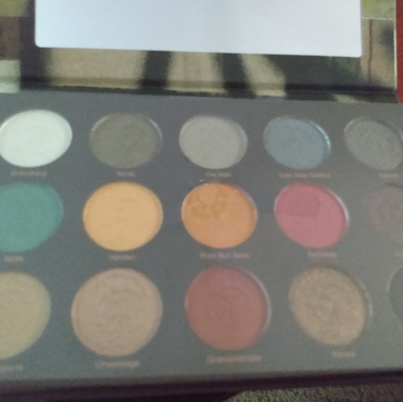 Makeup Bundle - Picture 6 of 8